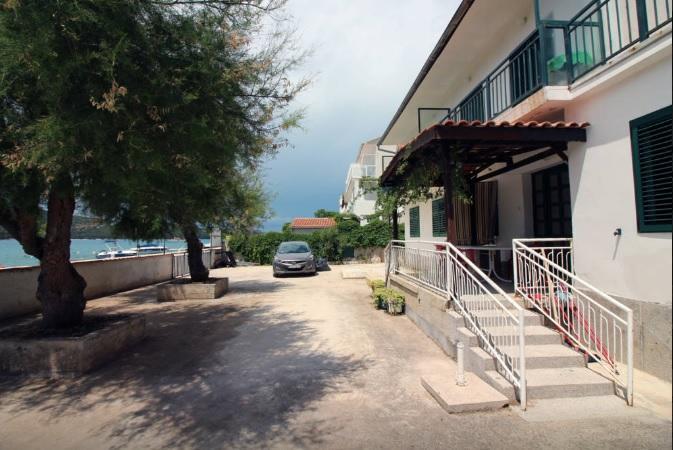 Waterfront Apartments Tisno Exterior foto